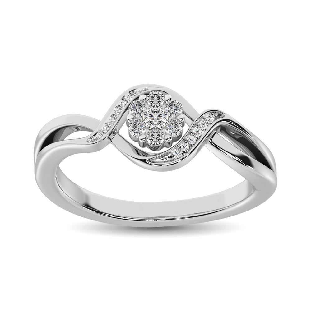 10K White Gold 1/6 Ct.Tw. Diamond Flower Ring