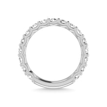 14K White Gold Diamond 1 3/4 Ct.Tw. Round Shape Three Fourth Wedding Band